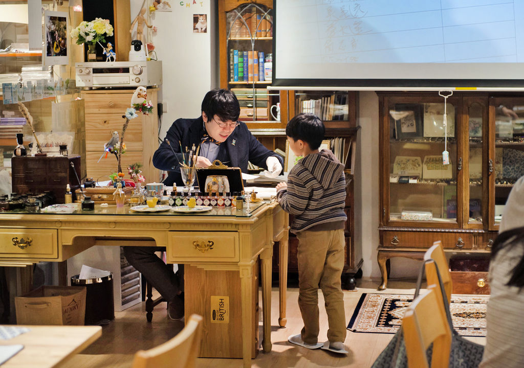 全國首創鋼筆字入門親子班課程韓玉青老師 全國首創鋼筆字入門親子班課程韓玉青老師