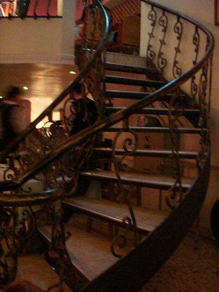 [高盧]樓梯往上