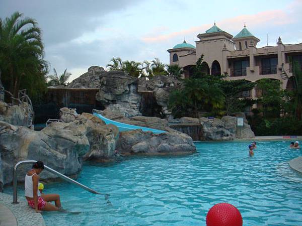 理想大地游泳池