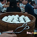 [香港蓮香樓]--蓮蓉包出爐~但我吃飽了!!