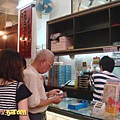 [香港蓮香樓]--中秋節快到了，很多人買餅