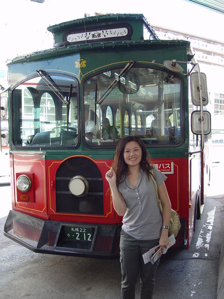 小樽市區的觀光巴士  非常顯眼