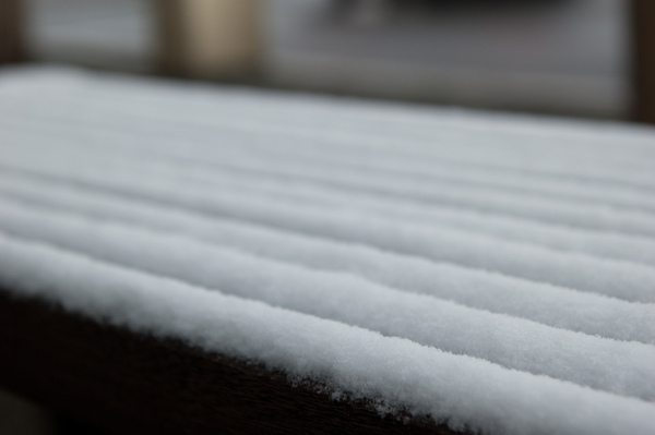 木椅積的雪 好可愛阿