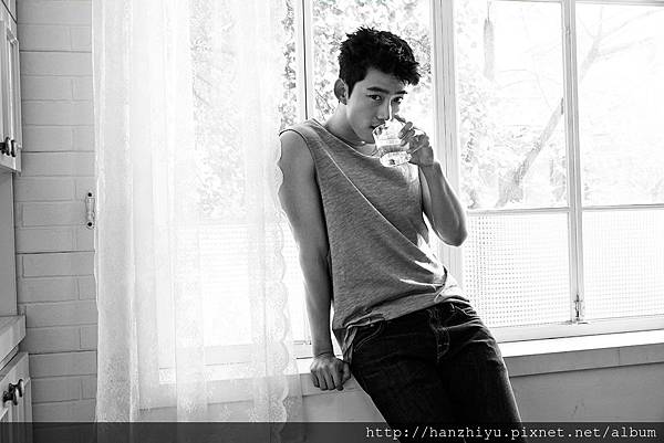 TaecYeon-2.jpg