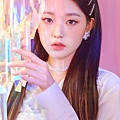 WonYoung-3.jpg