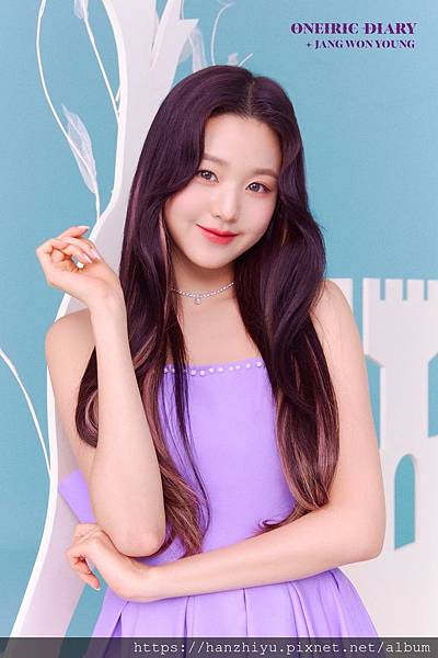 WonYoung-4.jpg