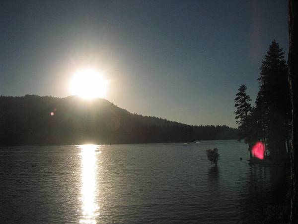 Bass Lake的日落