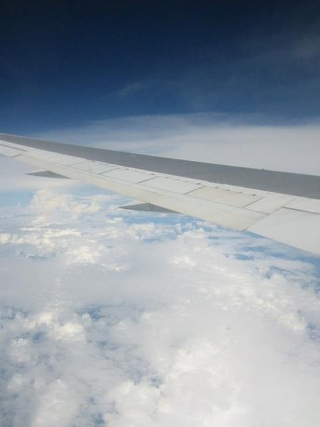 前往bali的雲端上