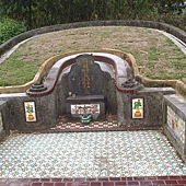 藍東山墓園.jpg