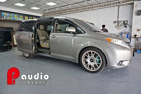 ​TOYOTA SIENNA  ALPINE T12-SE 