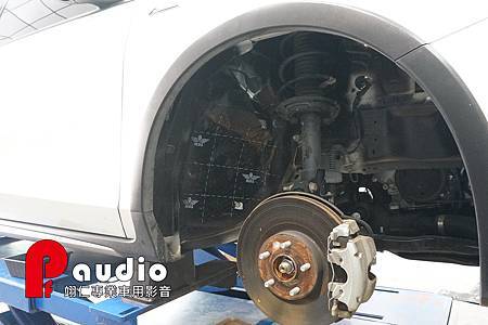 FORD FOCUS ACTIVE四輪隔音工程