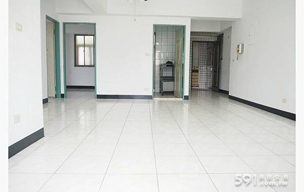 (1)家樂福4房車.jpg (1)家樂福4房車.jpg