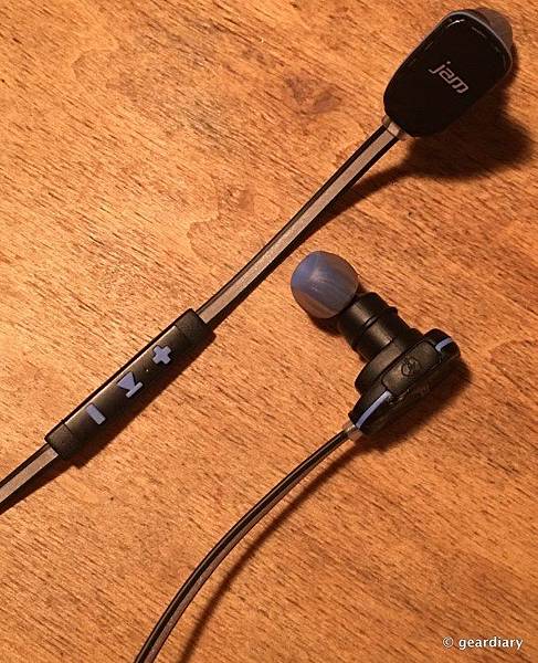 06-Gear-Diary-Reviews-the-Jam-Transit-Micro-Sport-Buds-005