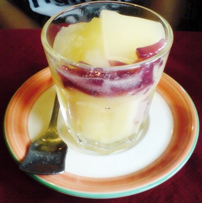 鳳梨葡萄椰果果凍　很清爽　好吃