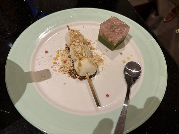 宜蘭礁溪|長榮鳳凰酒店和室房開箱,桂冠自助餐廳早晚餐 宜蘭礁溪|長榮鳳凰酒店和室房開箱,桂冠自助餐廳早晚餐