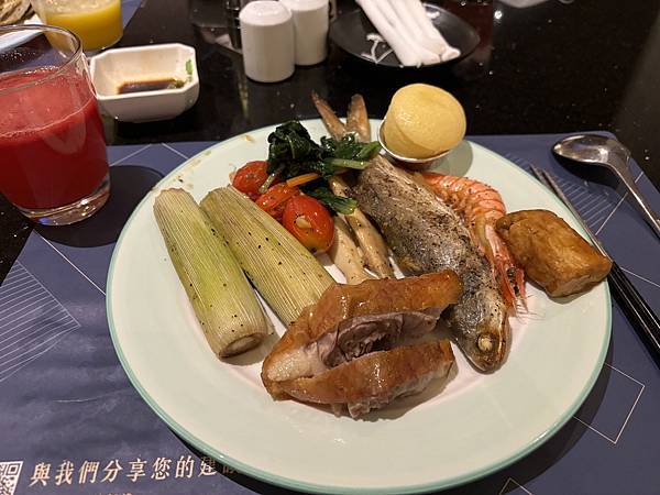 宜蘭礁溪|長榮鳳凰酒店和室房開箱,桂冠自助餐廳早晚餐 宜蘭礁溪|長榮鳳凰酒店和室房開箱,桂冠自助餐廳早晚餐
