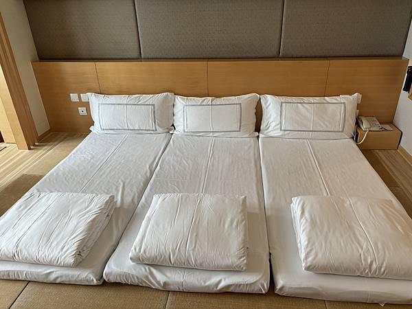 宜蘭礁溪|長榮鳳凰酒店和室房開箱,桂冠自助餐廳早晚餐 宜蘭礁溪|長榮鳳凰酒店和室房開箱,桂冠自助餐廳早晚餐