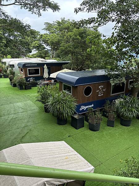 《苗栗❤️南庄》蘇維拉莊園餐廳介紹，視野超好超可愛的木造式氛