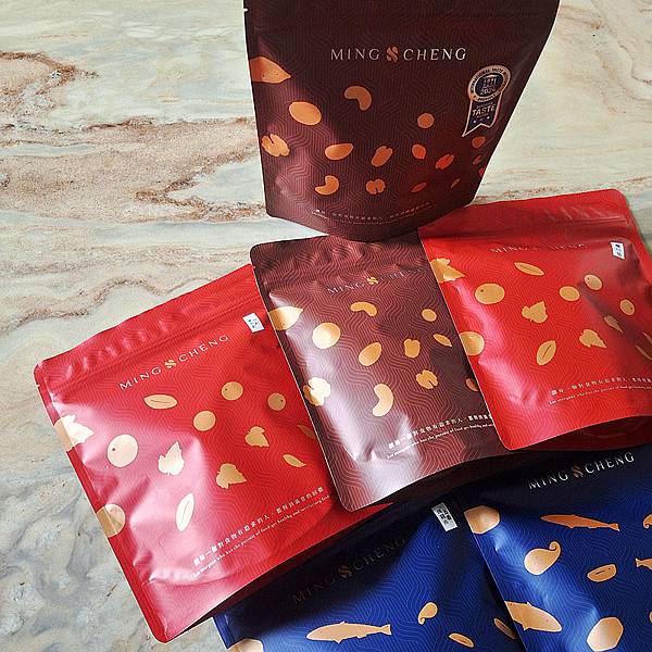 【美味食記】《明成手作．樂食光系列》｜沙拉&優格必加的堅果x