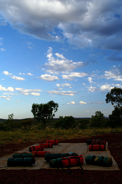 040_IMG_3838Karijini國家公園營地,今晚除了睡袋外就一無所有了.JPG