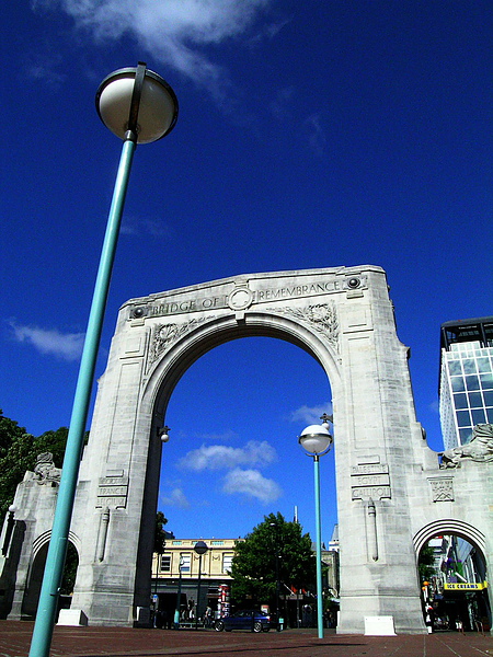 003_DSCN0011_Christchurch_Bridge_of_Memembrance紀念碑.JPG