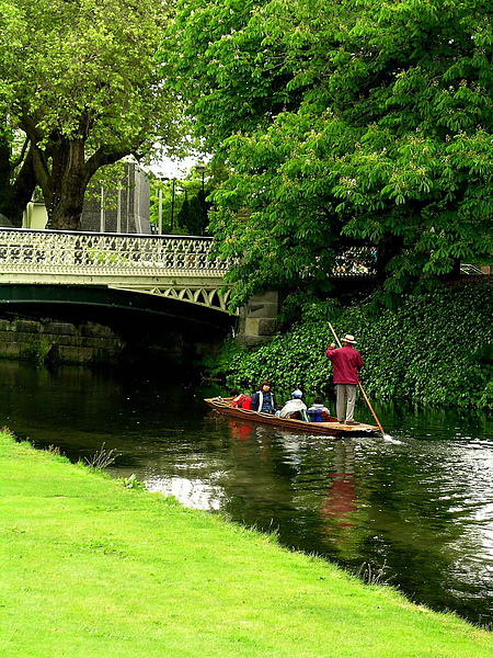 031_DSCN9452_Punting_on_Avon_River_雅芳河划船.JPG