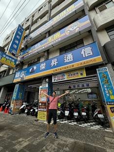 【傑昇通信｜高雄小港手機店推薦】手機買到太便宜還送衛生紙、抽