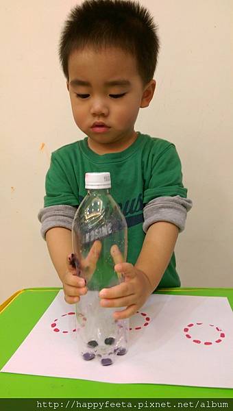 幼幼班~寶特瓶蓋印畫_4.jpg