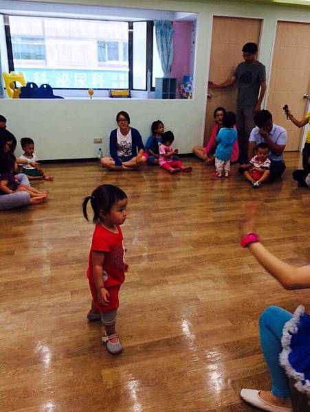 板橋 快樂森林 托嬰中心 聽故事