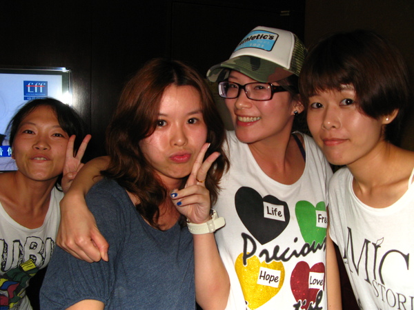 2009-6-13古翅生日趴體in錢櫃 (93).JPG