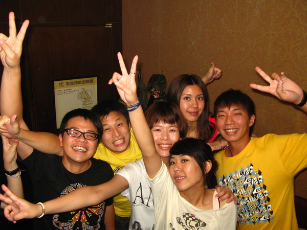 2009-6-13古翅生日趴體in錢櫃 (118).JPG