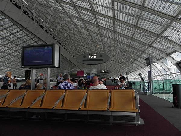 Airport Roissy Charles de Gaulle (1).JPG