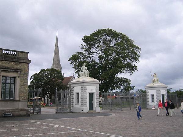 Gifon Fountain (5)