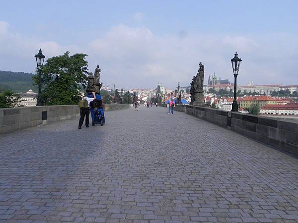 Charles Bridge  (38).JPG