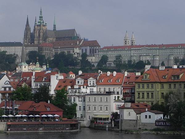 Charles Bridge  (42).JPG