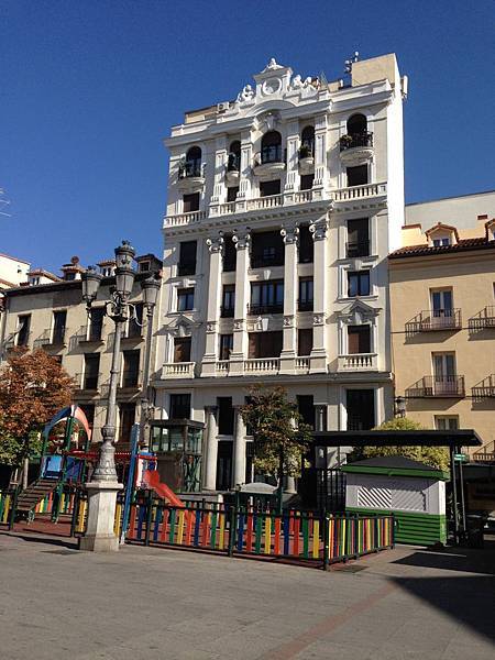 Plaza de Santa Ana (8).JPG