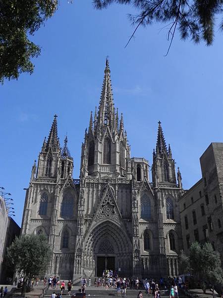 Barcelona Cathedral (1).JPG