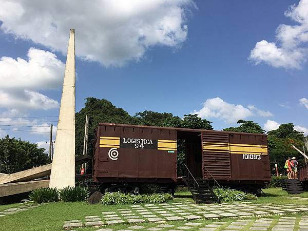 Monumento a lo Toma del Tren Blindado (24).JPG