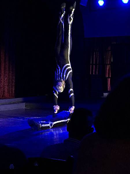 Parisien Cabaret (28).JPG