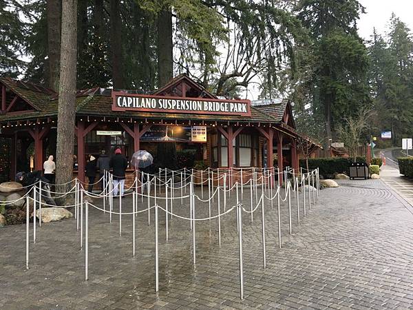  Capilano Suspension Bridge  (3).JPG