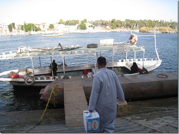 26227800:Egpyt 104 亞斯文（Aswan）與象島（Elephantine Island）的公共渡船站（Public Ferry Station）