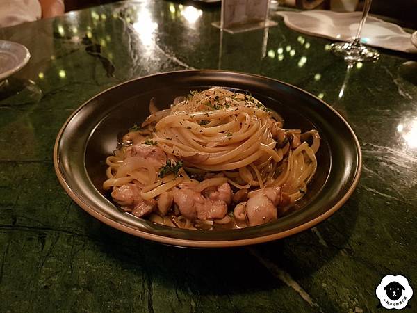 [食記] 台中西區 Matches Bar & Restaurant