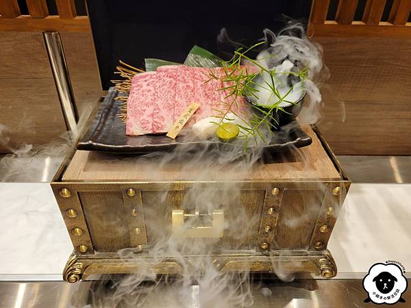 [食記] 台中西屯 札卡燒肉。超浮誇的寶藏盒牛~~