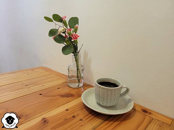 [食記] 台中西區 矢羽珈琲店。咖啡好喝甜點好吃!