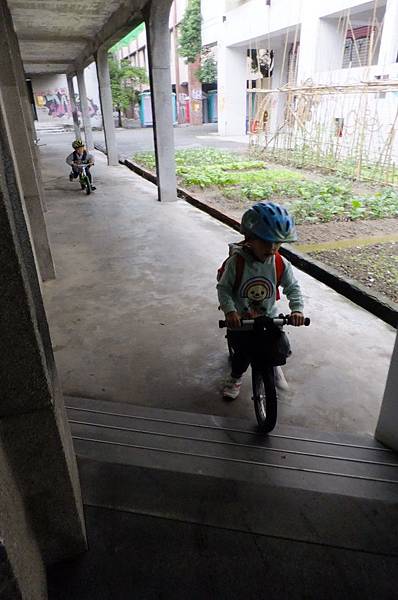 2011.10.26 南港瓶蓋工廠 (4).jpg