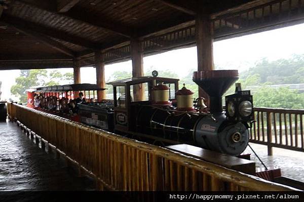 2012.04.15 六福村 海綿寶寶主題活動 (2)