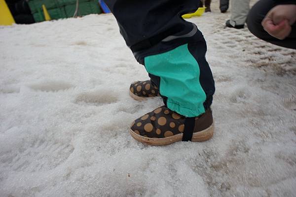 日本神戶六甲山滑雪場 玩雪盆 小孩雪地服裝 (3)