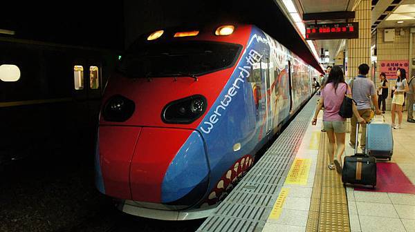 2014.08.28 花蓮遊 搭火車 (1).JPG