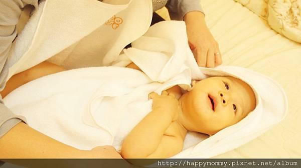 Coochi-Coocoose寶寶沐浴圍裙 (17).JPG