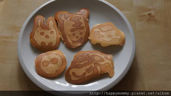 2015.06.18 畫美式鬆餅pancake 巧虎多啦A夢 (12).JPG